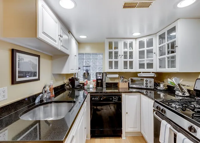 Relax In Winter Park - You Will Love The Garden Access And The Classic, Comfortable Feeling Apts